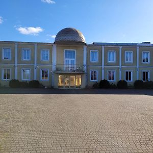 Hotel Dworek Sobieskiego Skierniewice Exterior photo