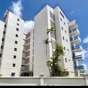 Appartamento 1B Hastings Towers Bridgetown Exterior photo