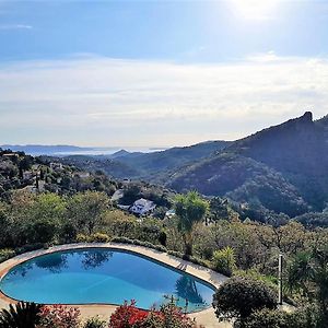 Superbe Villa En Rdc Avec Piscine Vue Mer 6 Pers Fréjus Exterior photo