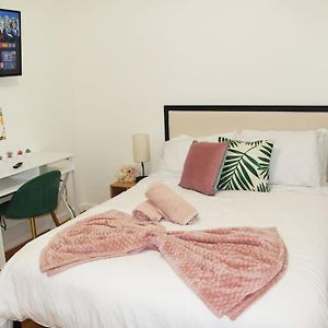 Appartamento Tropical Glam Getaway. Easy Access To Nyc And 5 Min From Newark Airport Exterior photo