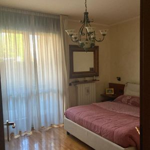 Camera privata in appartamento condiviso Cesano Maderno Exterior photo