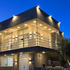 Chalets In The Middle Of Ajloun Forests شاليه و مزرعة في وسط غابات عجلون Exterior photo