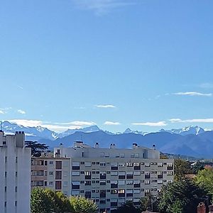 Appartamento Bienvenue Au Caton Tarbes Exterior photo