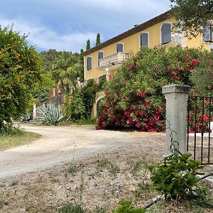 Hotel Bastide Du Defends Pertuis Exterior photo