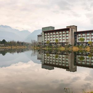 Le Méridien Emei Mountain Resort Emeishan Exterior photo