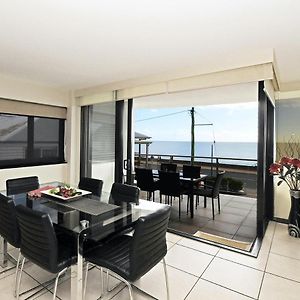 Luxurious Beachfront Apartment Hervey Bay Exterior photo