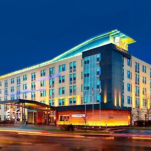 Hotel Aloft Montreal Airport Dorval Exterior photo