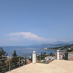 Serene Sea View Apartments In Utjeha Exterior photo