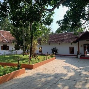 Hotel Abaamtharavadu Māla Exterior photo