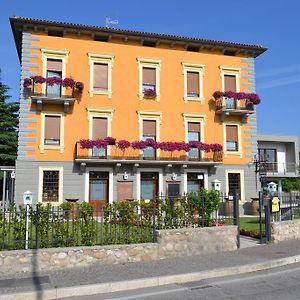 Locanda La Sosta Bed and Breakfast Cavaion Veronese Exterior photo