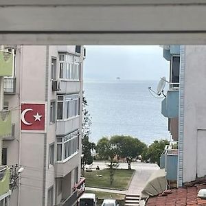 Appartamento Cadde Ustu, Deniz Manzarali Ferah Bir Daire Gemlik Exterior photo