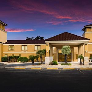 Surestay Plus Hotel By Best Western San Antonio North Exterior photo