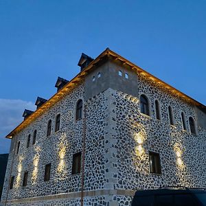 Hotel Bujtina Oxhaku I Docit Peshkopi Exterior photo