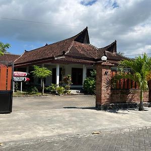 Capital O 92615 Villa Utama D'Alas Purwo Ringinpintu Exterior photo