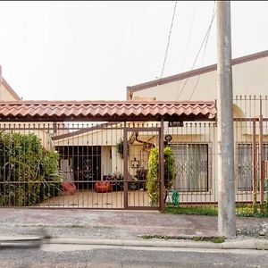 Appartamento Casa Sarita - Cerca Del Juan Castro, Hospital Y Tribunales Quesada  Exterior photo