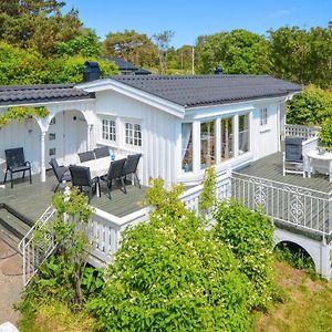 Beach Front Home In Frvik With House Sea View Arendal Exterior photo
