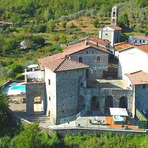 Appartamento Flat With Heated Hot Tub And Shared Pool Casola in Lunigiana Exterior photo