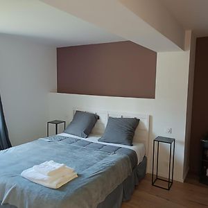 A L'Ombre Des Bois, Chambre Quadruple Confort Bed and Breakfast Neung-sur-Beuvron Exterior photo