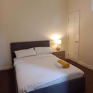 Lovely One Bedroom Apartment Rotherham Exterior photo