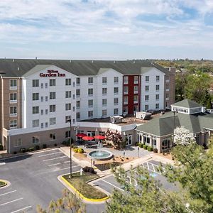 Hilton Garden Inn Winchester Exterior photo