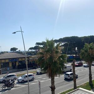 Hotel Stupenda Camera Vista Mare Con Finiture Di Lusso Marina Di Carrara Exterior photo