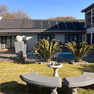 2 Op Terblanche Guesthouse Boksburg Exterior photo