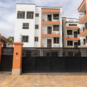Executive 3-Bed Furnished Apartment In Kwashieman Accra Exterior photo