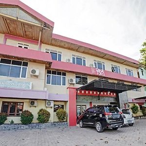 Hotel Oyo 90487 Wisma Kuta Karang Baru Lhokseumawe Exterior photo