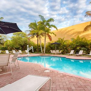 Best Western Plus Miami-Doral/Dolphin Mall Exterior photo