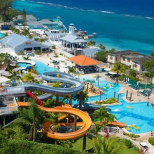 Hotel Beaches Ocho Rios Exterior photo