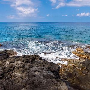 Hokuea Hale Oceanfront Private Home With Hot Tub Kailua-Kona Exterior photo