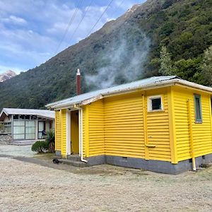 Appartamento Basic, Super 'Cosy' Cabin In The Middle Of National Park And Mountains Otira Exterior photo