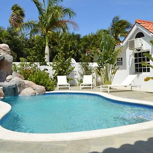 Luxury Villa With Private Pool Near Mambo And Cabana Beach Willemstad Exterior photo
