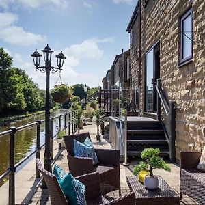 Luxury Canalside Home In Leeds Leeds  Exterior photo