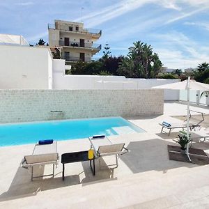 Villa Mediterranea Apartments - Seaview, Pool & Garden Bari Exterior photo