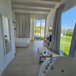 Luxury Pool Suites - Citta Bianca Pescara Exterior photo