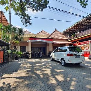 Bandoeng Guest House By Pesen Kamar Malang Exterior photo