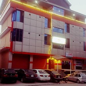 Hotel Crown City Muzaffarabad Exterior photo