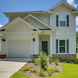 Spacious Freeport Home With Deck And 2 Living Areas! Exterior photo