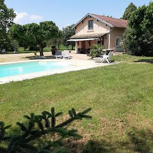 Gîte à la campagne avec piscine Biziat Exterior photo