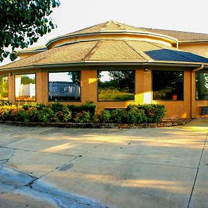 Rodeway Inn Van Buren Exterior photo