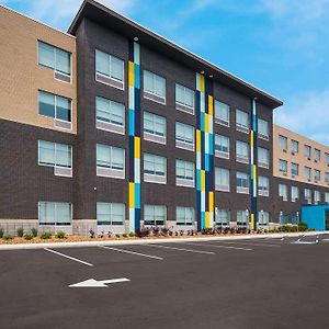 Hotel Tru By Hilton Novi Detroit Exterior photo