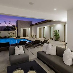 La Quinta Contemporary Home With A View Exterior photo