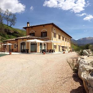 il casale san martino Bed and Breakfast Norcia Exterior photo