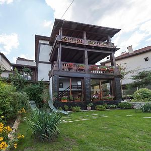 Oasis Guest House Dobrinishte Exterior photo