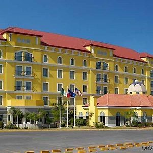 Fiesta Inn Nuevo Laredo Exterior photo