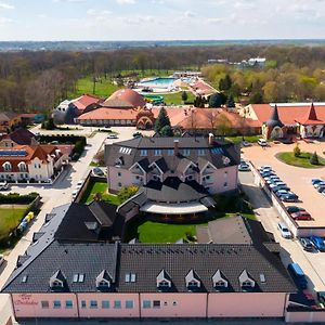 Spa & Wellness Hotel Orchidea Veľký Meder Exterior photo