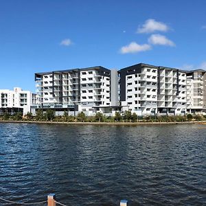 Hotel Waterline At Oceanside Kawana Waters Exterior photo