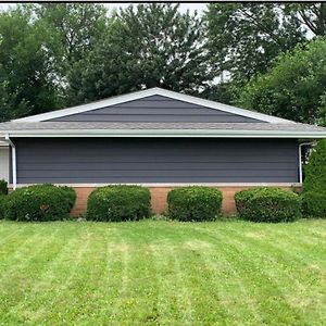 Appartamento Quiet Munster Ranch Near Franciscan Hospital Exterior photo