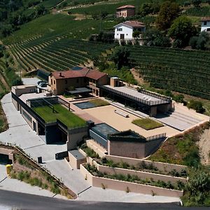 La Foresteria Del Castello - Monforte D'Alba Bed and Breakfast Exterior photo